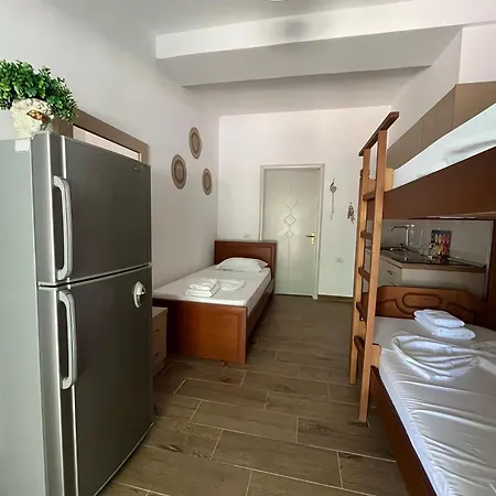 Doris Apartments Himare Exterior photo